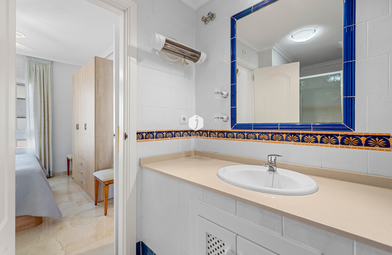 Tweedehands - Appartement / flat -
Playa Flamenca - Costa Blanca