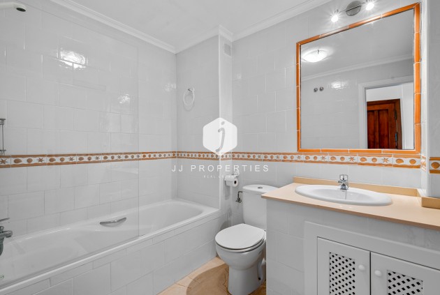 Tweedehands - Appartement / flat -
Playa Flamenca - Costa Blanca