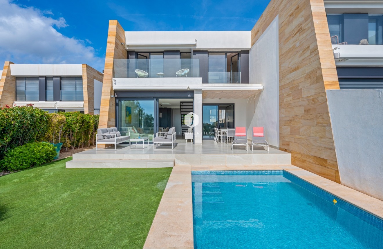 Tweedehands - Villa -
Orihuela Costa - Costa Blanca