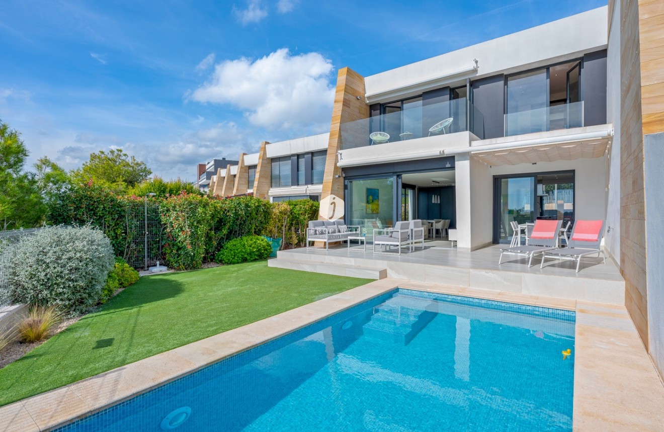 Tweedehands - Villa -
Orihuela Costa - Costa Blanca