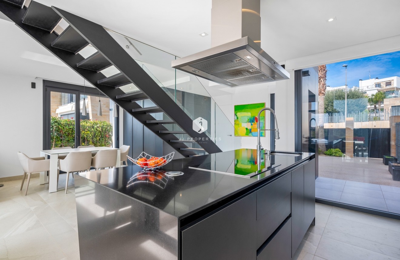 Tweedehands - Villa -
Orihuela Costa - Costa Blanca