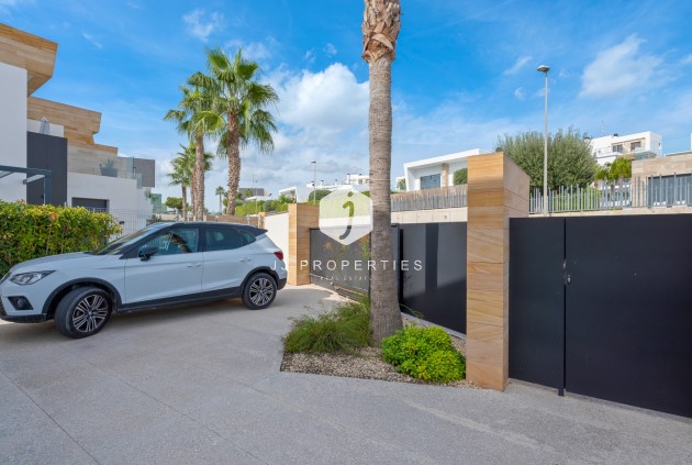 Tweedehands - Villa -
Orihuela Costa - Costa Blanca