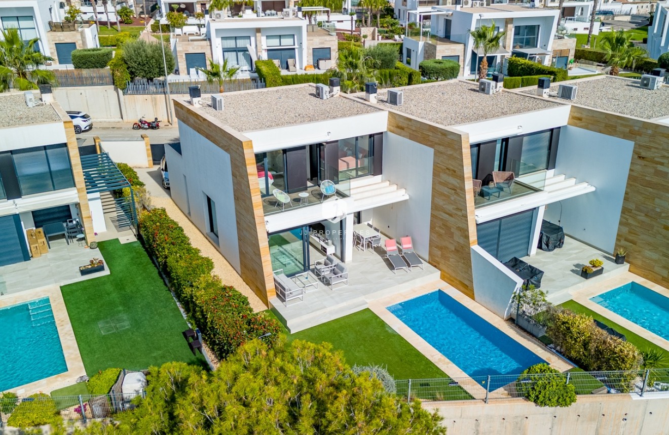 Tweedehands - Villa -
Orihuela Costa - Costa Blanca