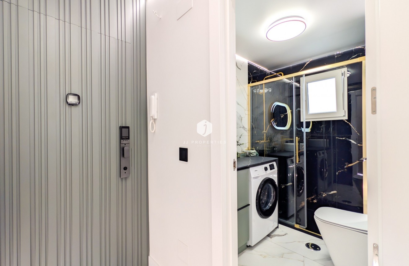 Tweedehands - Appartement / flat -
Torrevieja - Costa Blanca