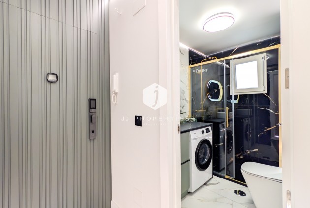 Tweedehands - Appartement / flat -
Torrevieja - Costa Blanca