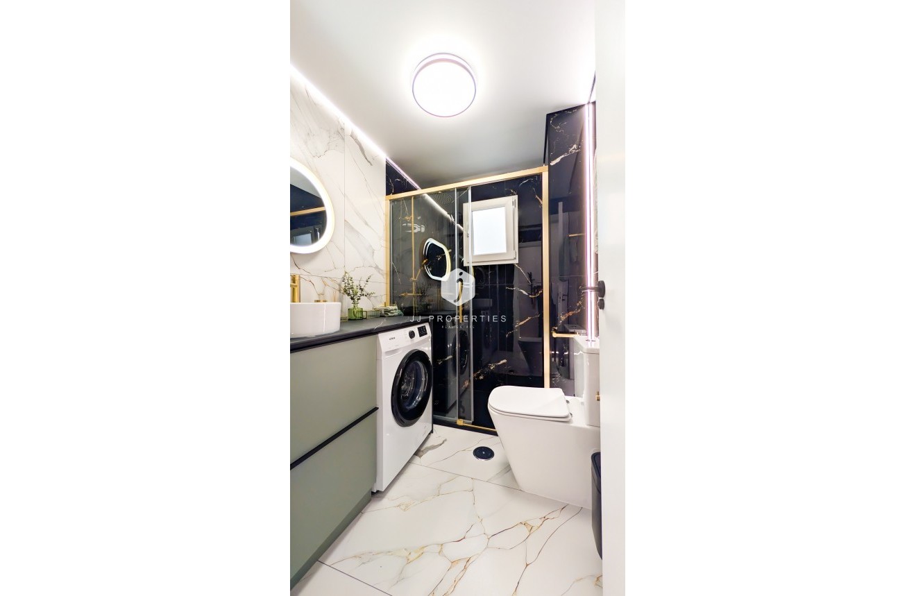 Tweedehands - Appartement / flat -
Torrevieja - Costa Blanca