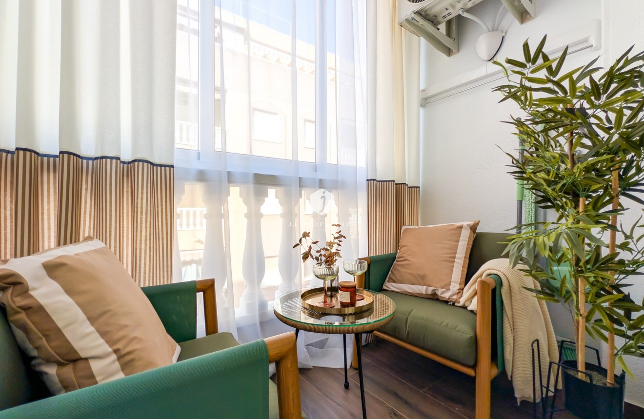 Tweedehands - Appartement / flat -
Torrevieja - Costa Blanca