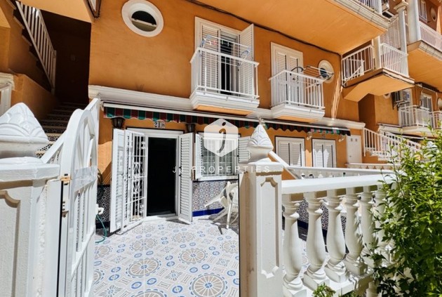 Tweedehands - Chalet -
La Mata - Costa Blanca