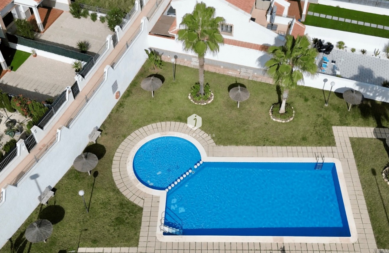 Tweedehands - Chalet -
San Miguel de Salinas - Inland