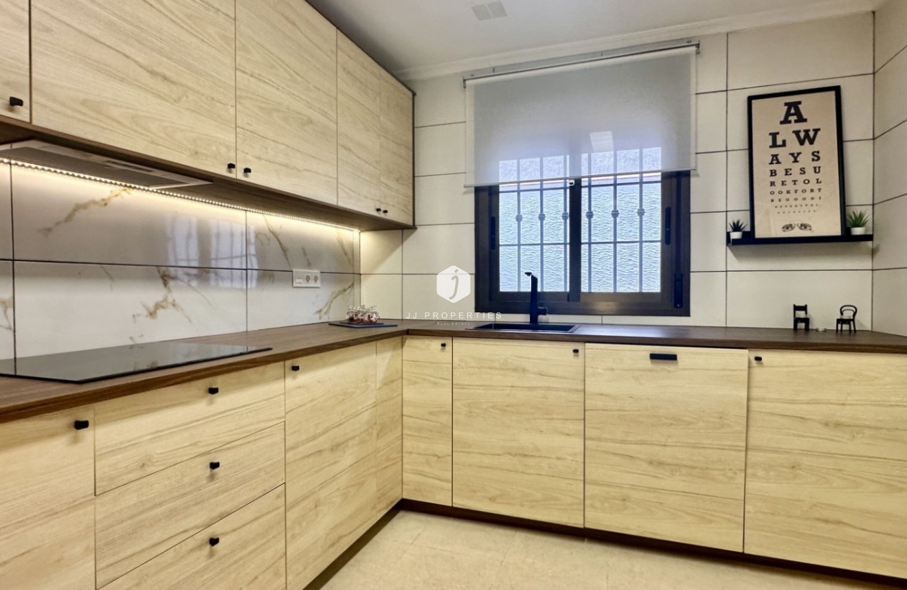 Tweedehands - Chalet -
San Miguel de Salinas - Inland