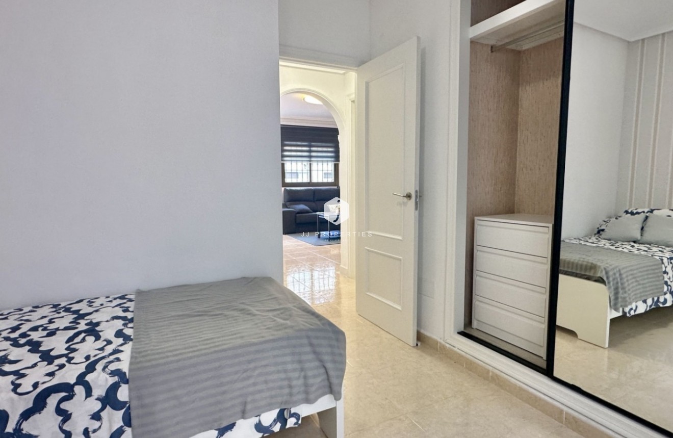 Tweedehands - Chalet -
San Miguel de Salinas - Inland