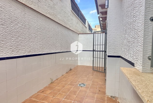 Tweedehands - Chalet -
San Miguel de Salinas - Inland