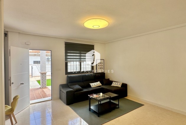 Tweedehands - Chalet -
San Miguel de Salinas - Inland