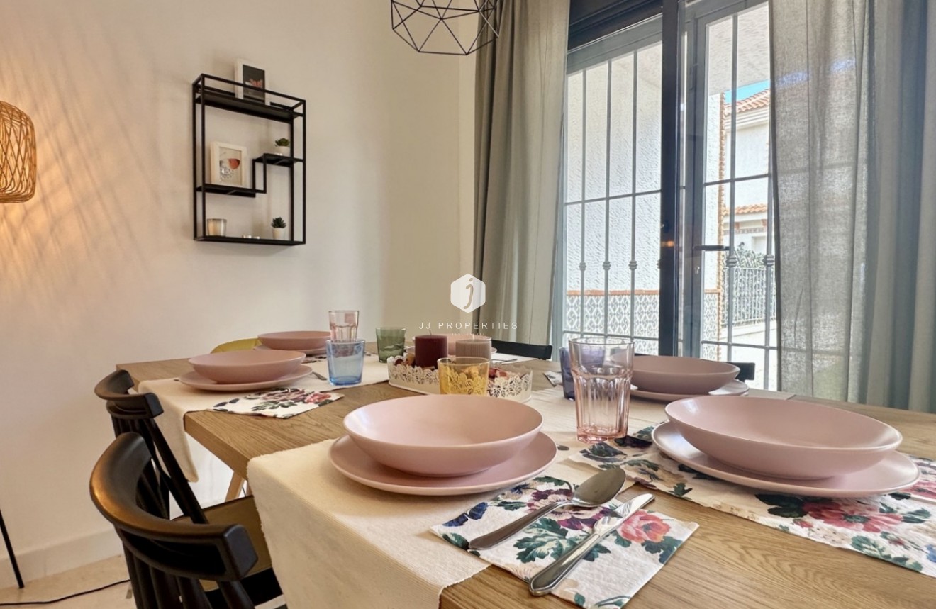 Tweedehands - Chalet -
San Miguel de Salinas - Inland