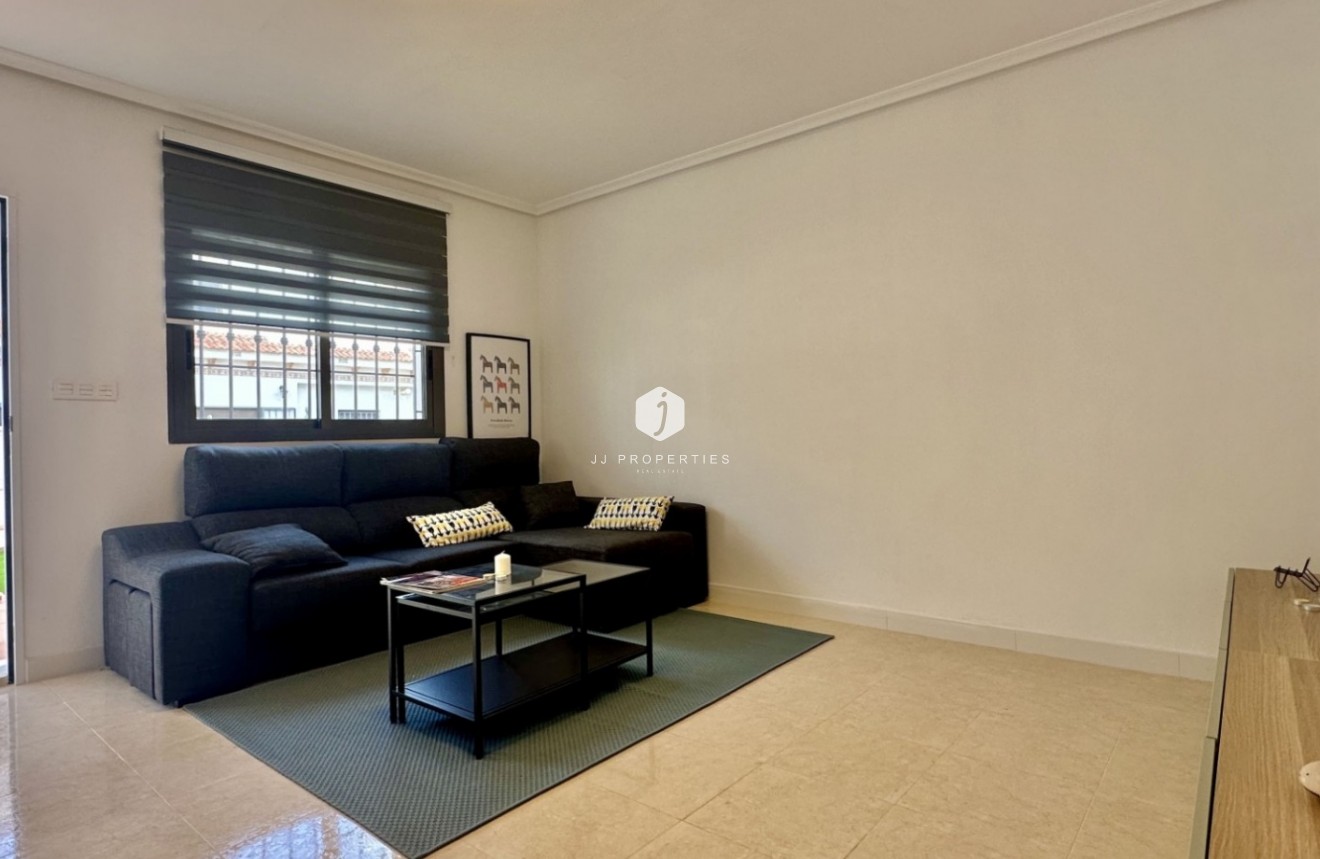 Tweedehands - Chalet -
San Miguel de Salinas - Inland