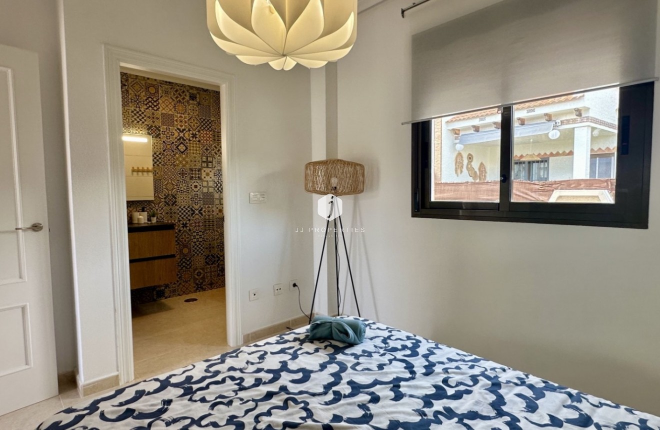 Tweedehands - Chalet -
San Miguel de Salinas - Inland