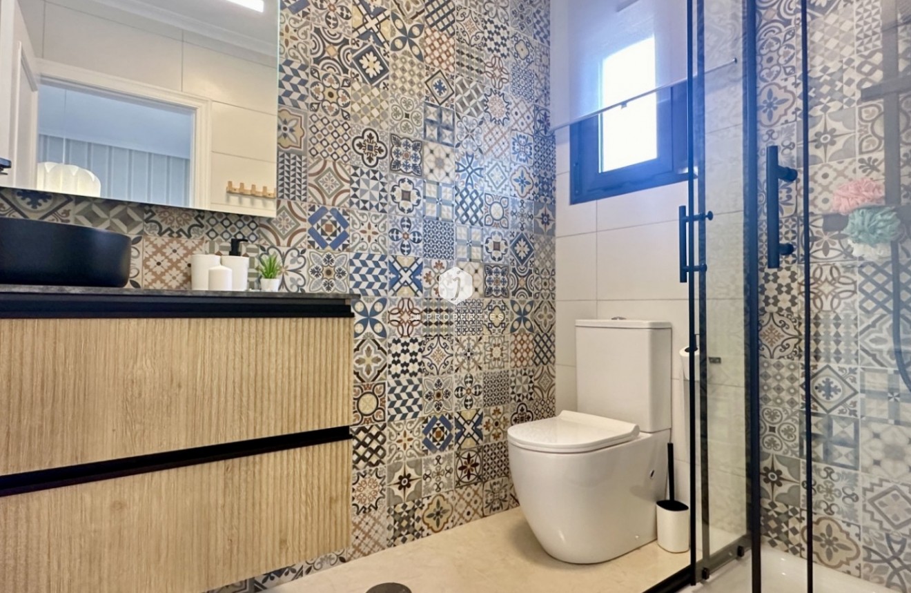 Tweedehands - Chalet -
San Miguel de Salinas - Inland