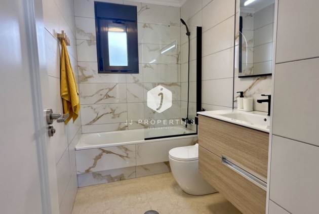 Tweedehands - Chalet -
San Miguel de Salinas - Inland