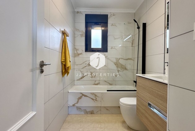 Tweedehands - Chalet -
San Miguel de Salinas - Inland