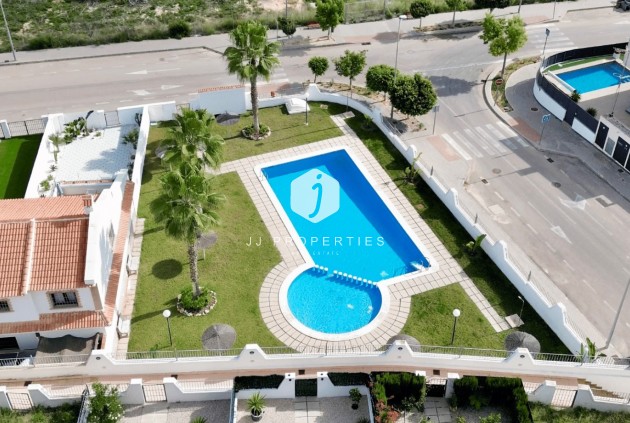 Tweedehands - Chalet -
San Miguel de Salinas - Inland