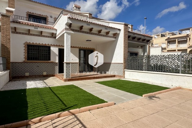 Tweedehands - Chalet -
San Miguel de Salinas - Inland