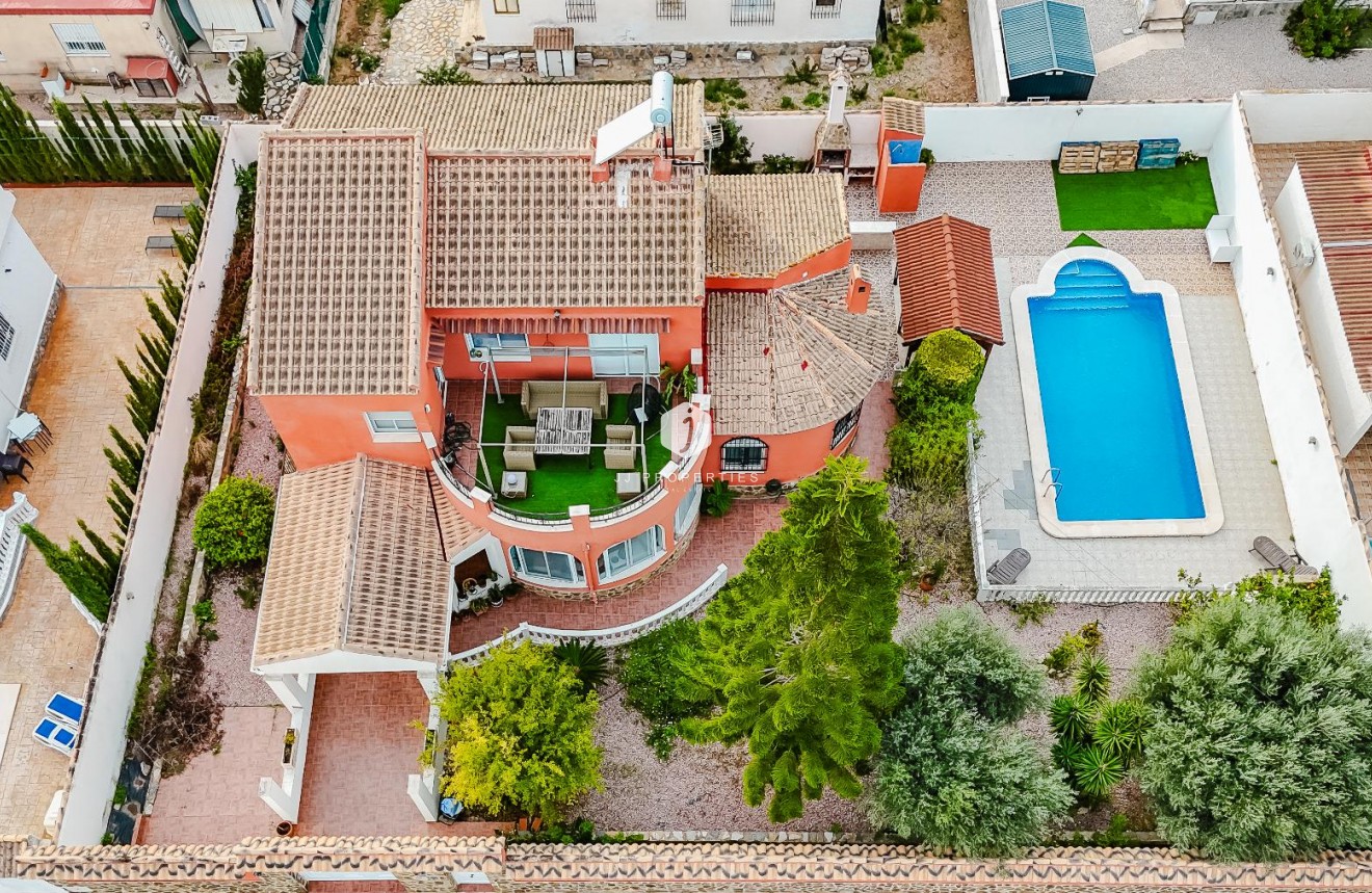 D'occasion - Villa -
Torrevieja - Costa Blanca