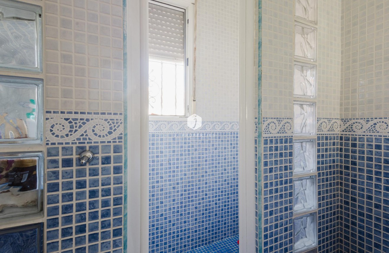 D'occasion - Villa -
Torrevieja - Costa Blanca