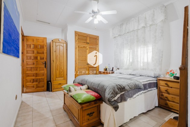 D'occasion - Villa -
Torrevieja - Costa Blanca