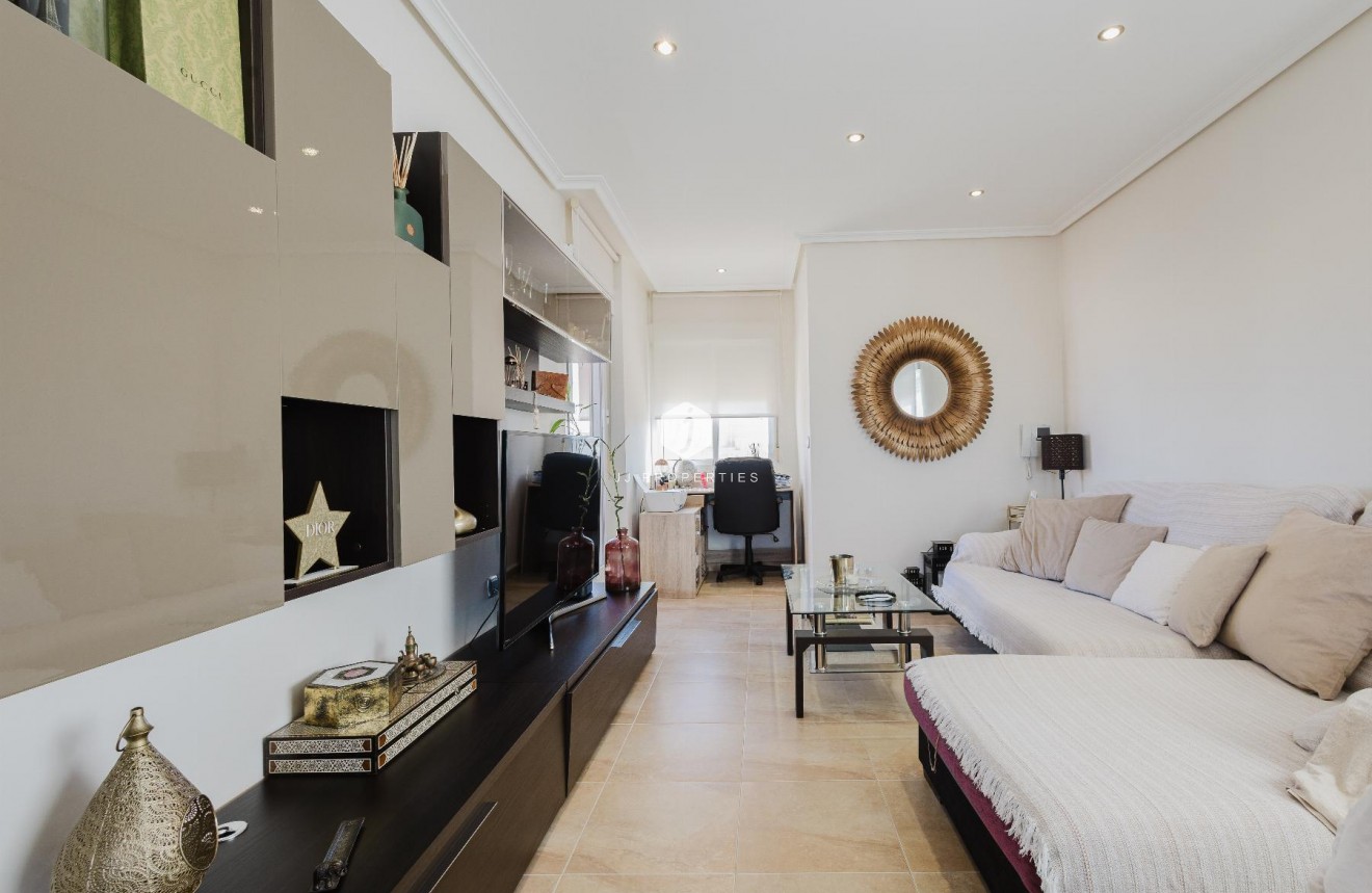 D'occasion - Villa -
Torrevieja - Costa Blanca