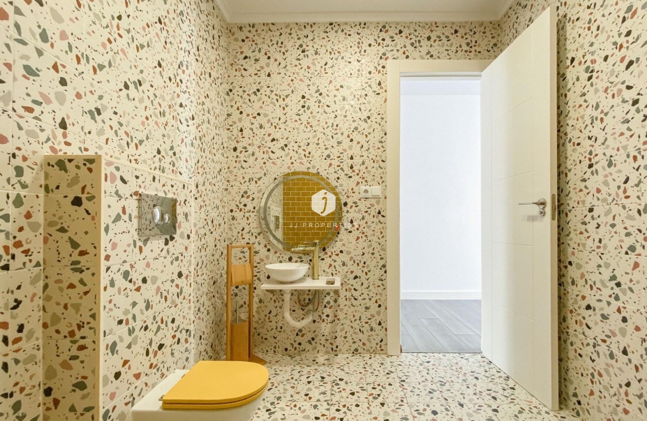 D'occasion - Villa -
Torrevieja - Costa Blanca