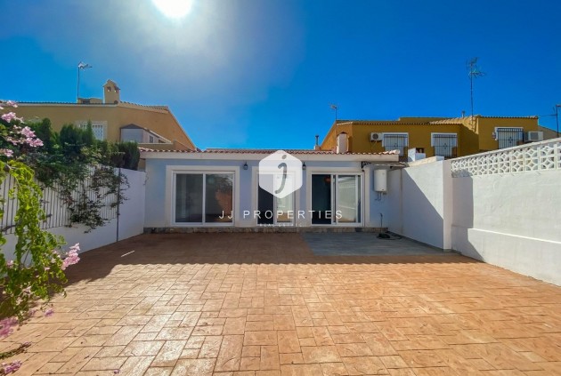 D'occasion - Villa -
Torrevieja - Costa Blanca