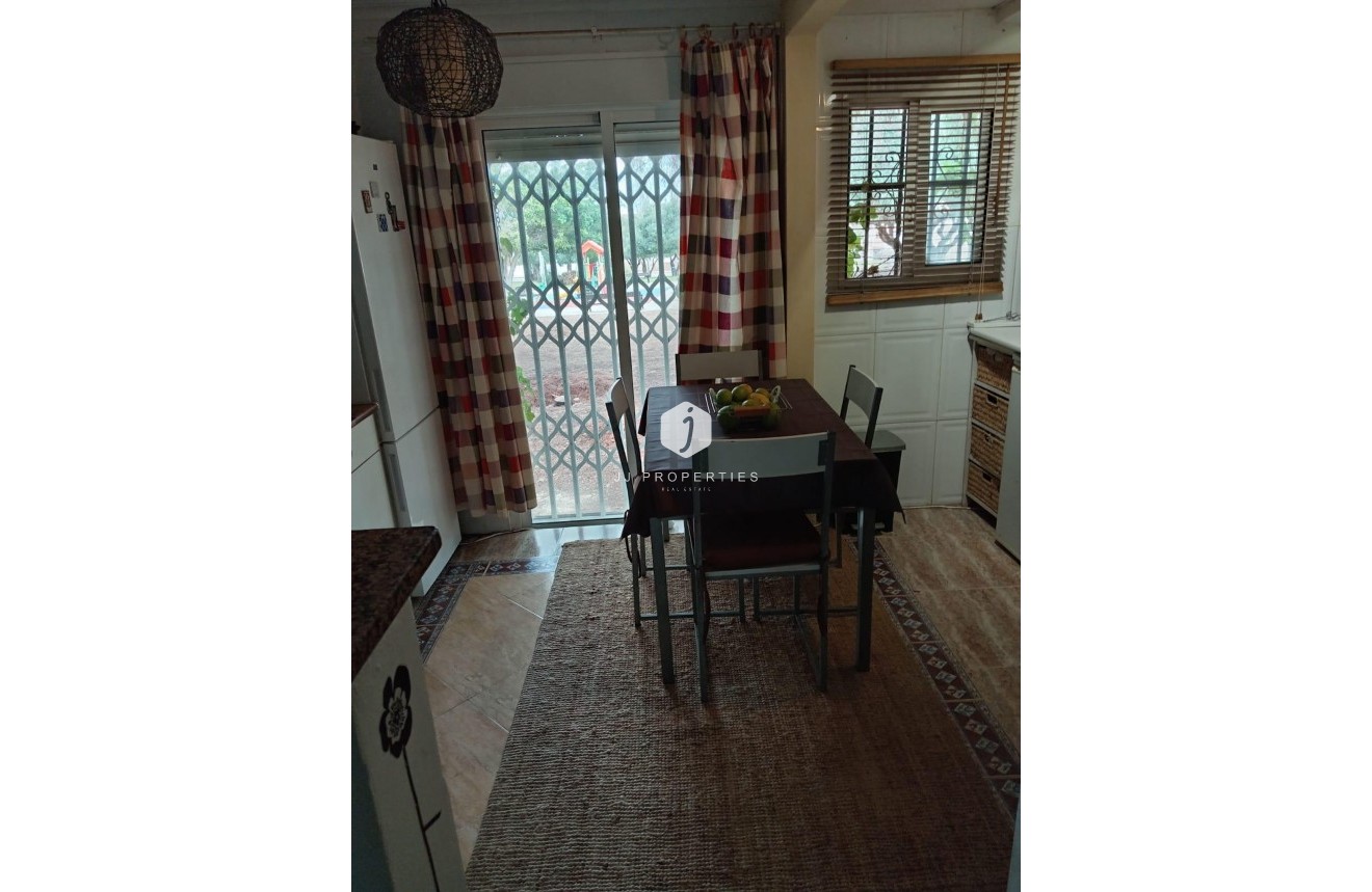 D'occasion - Chalet -
Torrevieja - Costa Blanca