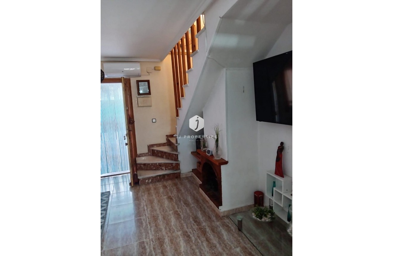 D'occasion - Chalet -
Torrevieja - Costa Blanca