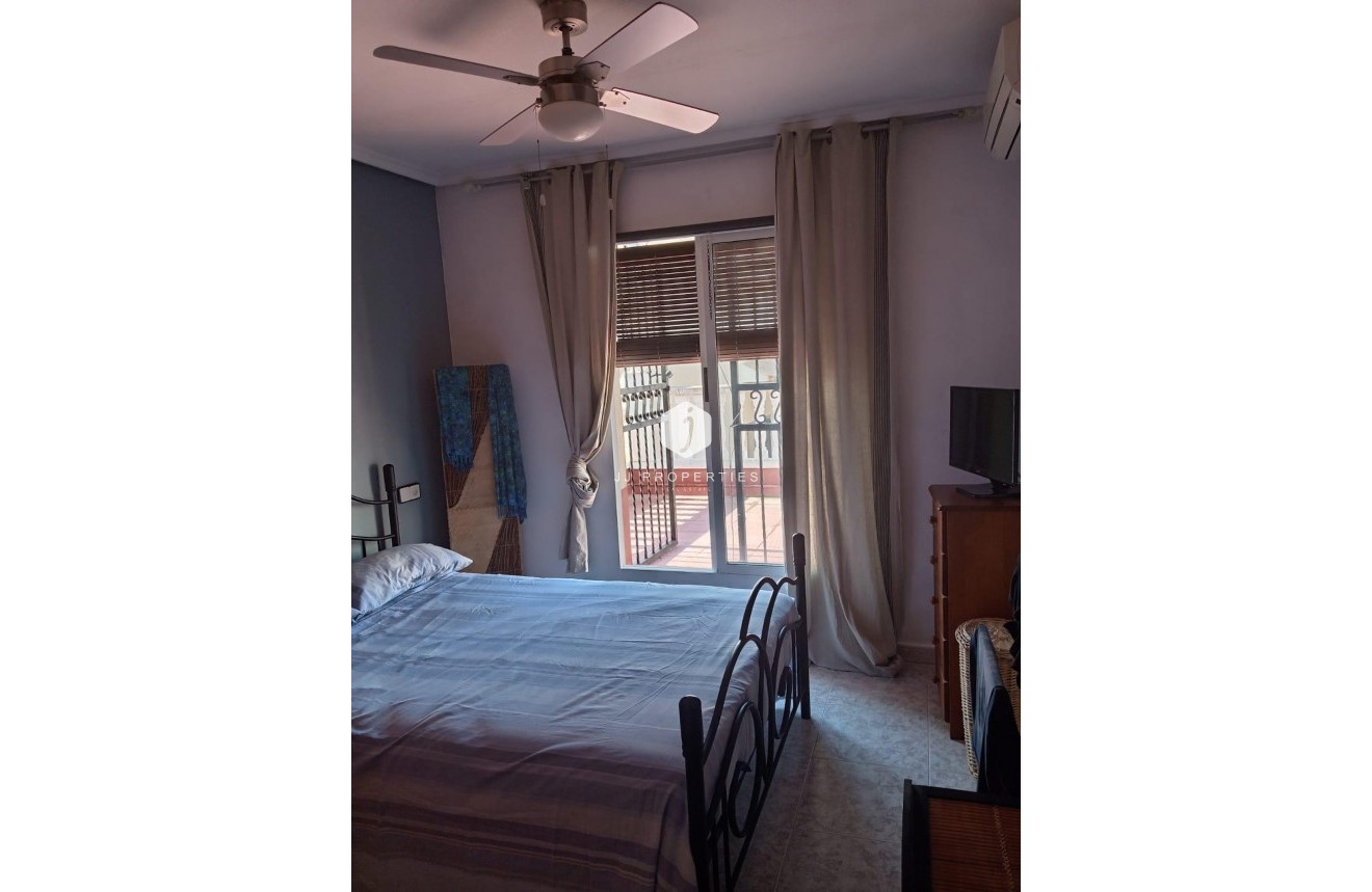 D'occasion - Chalet -
Torrevieja - Costa Blanca