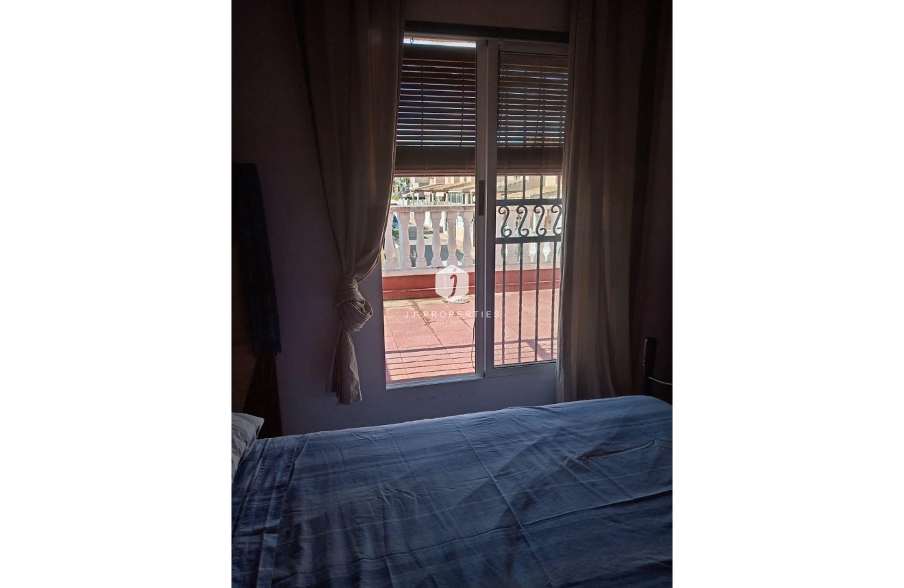 D'occasion - Chalet -
Torrevieja - Costa Blanca