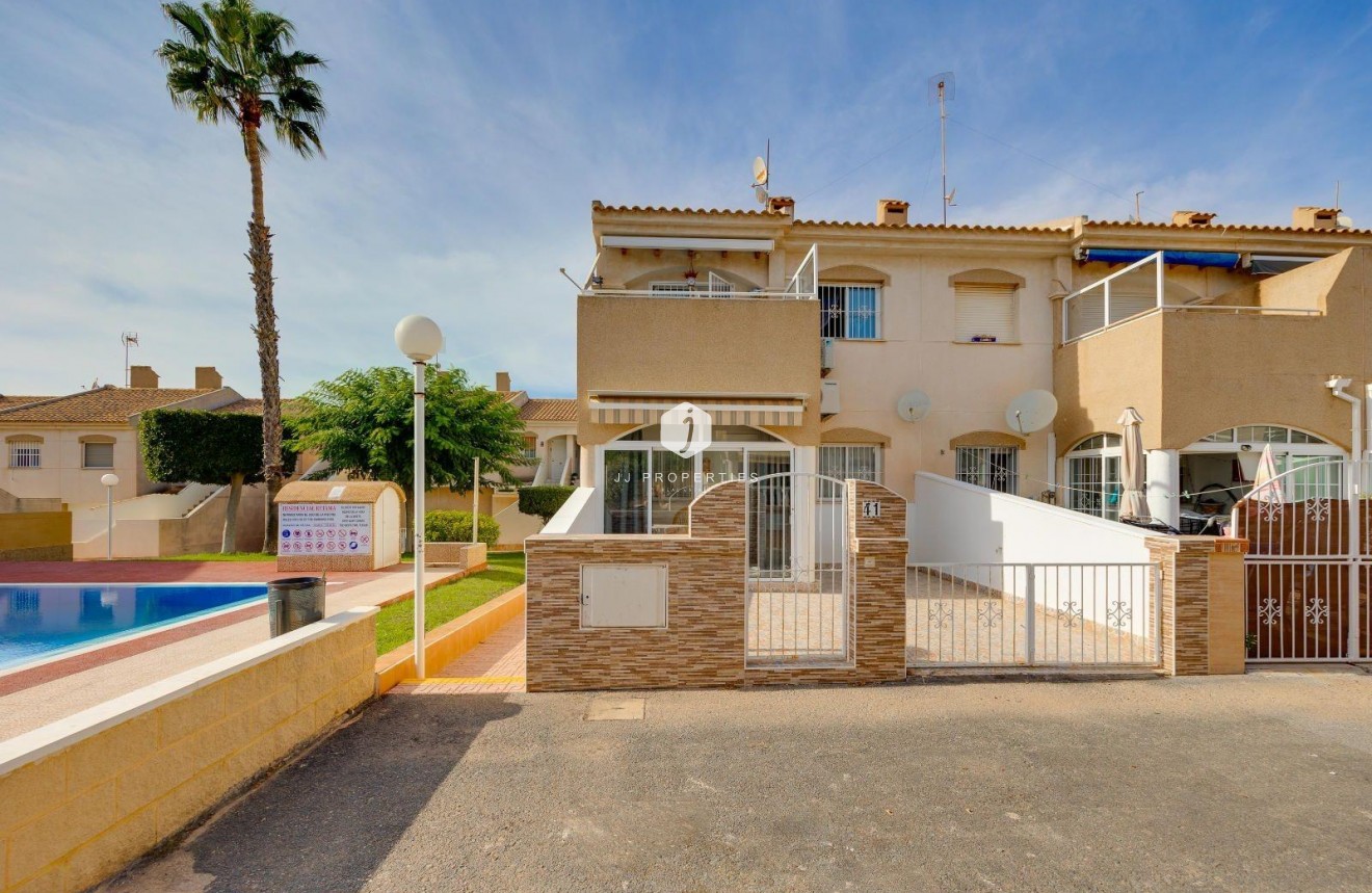 D'occasion - Bungalow -
Torrevieja - Aguas Nuevas 2