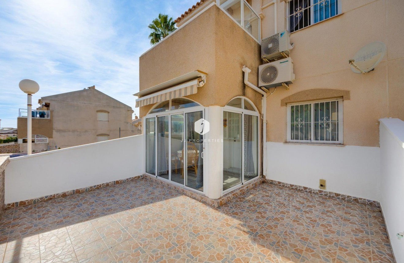 D'occasion - Bungalow -
Torrevieja - Aguas Nuevas 2