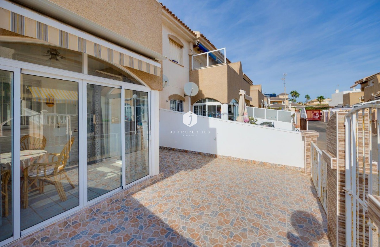 D'occasion - Bungalow -
Torrevieja - Aguas Nuevas 2