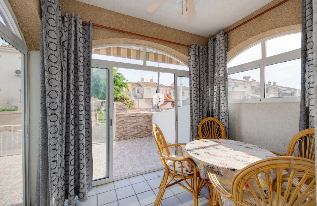 D'occasion - Bungalow -
Torrevieja - Aguas Nuevas 2