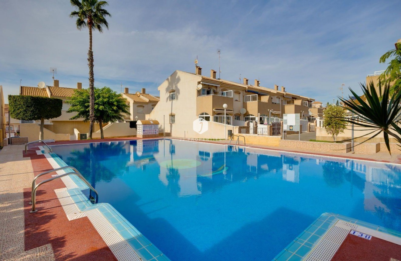 D'occasion - Bungalow -
Torrevieja - Aguas Nuevas 2