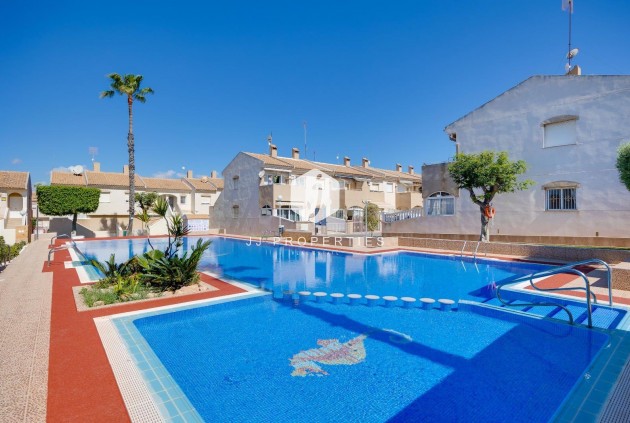 D'occasion - Bungalow -
Torrevieja - Aguas Nuevas 2