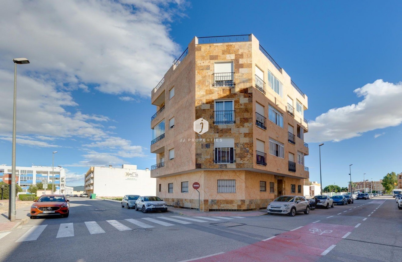 Resale - Penthouse -
Almoradí - Parque De La U