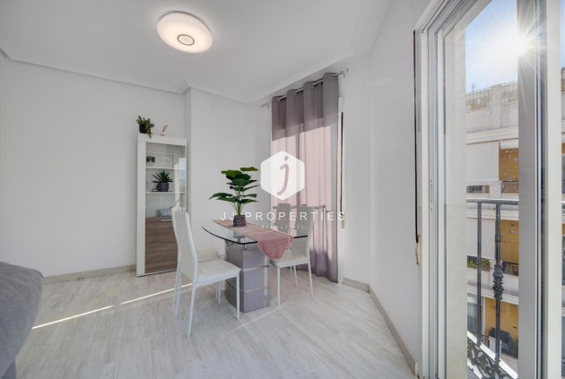 Resale - Penthouse -
Almoradí - Parque De La U