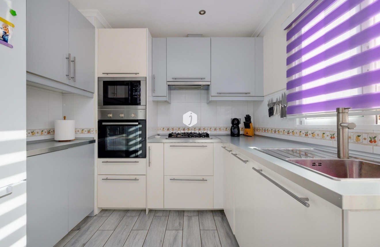 Resale - Penthouse -
Almoradí - Parque De La U