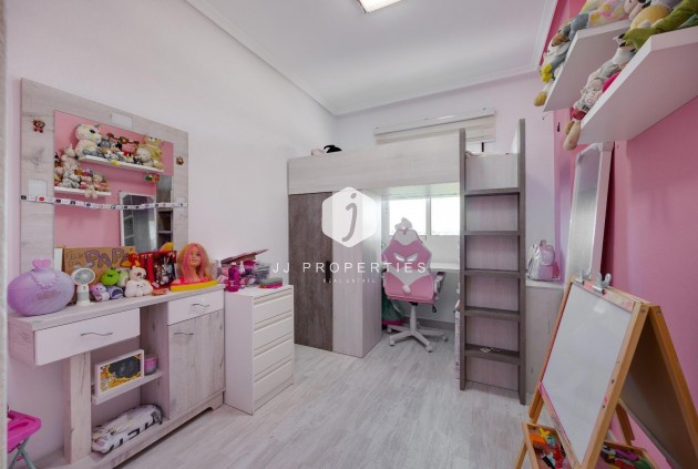 Resale - Penthouse -
Almoradí - Parque De La U