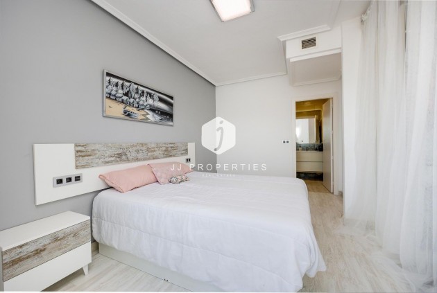 Resale - Penthouse -
Almoradí - Parque De La U