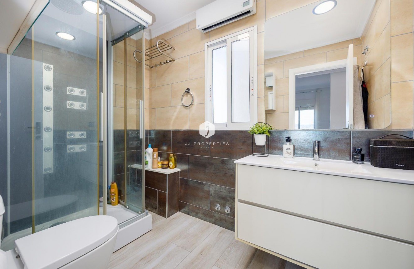 Resale - Penthouse -
Almoradí - Parque De La U