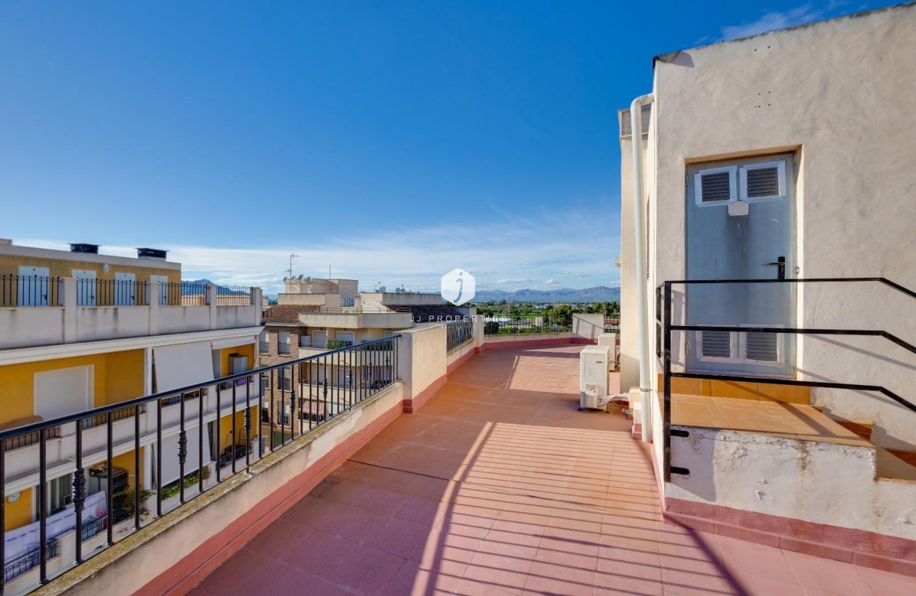 Resale - Penthouse -
Almoradí - Parque De La U