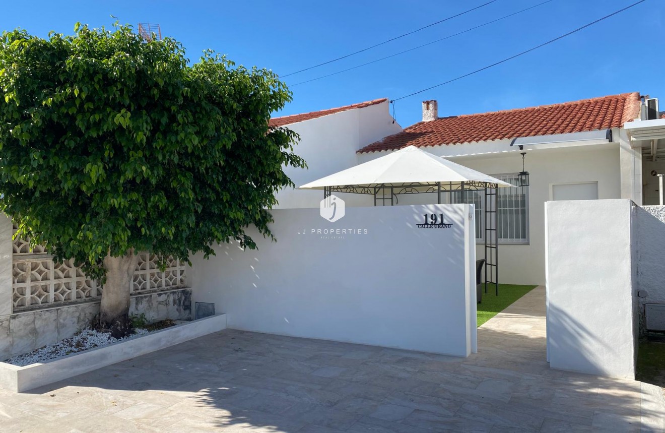 Tweedehands - Chalet -
Torrevieja - Costa Blanca