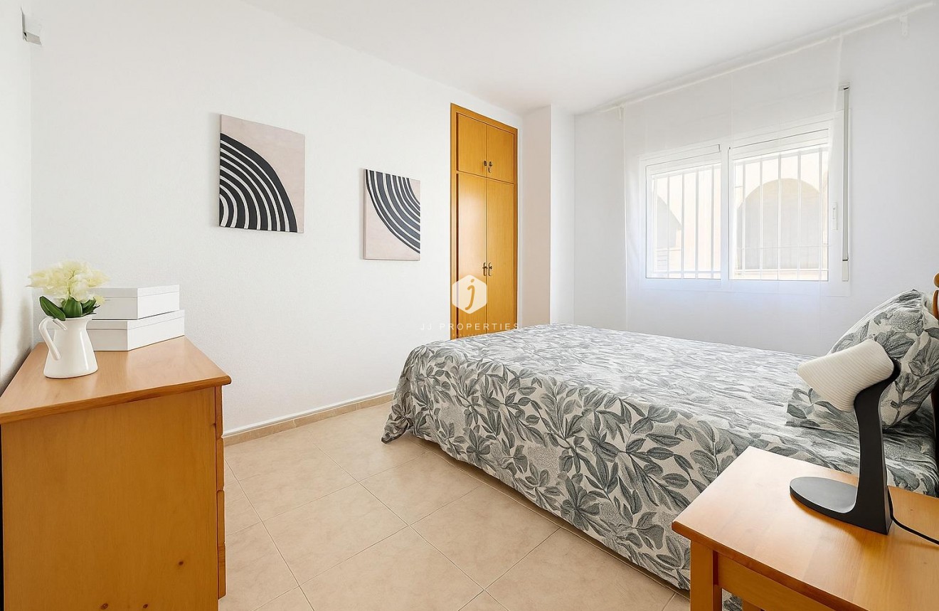 Tweedehands - Appartement / flat -
Torrevieja - Habaneras